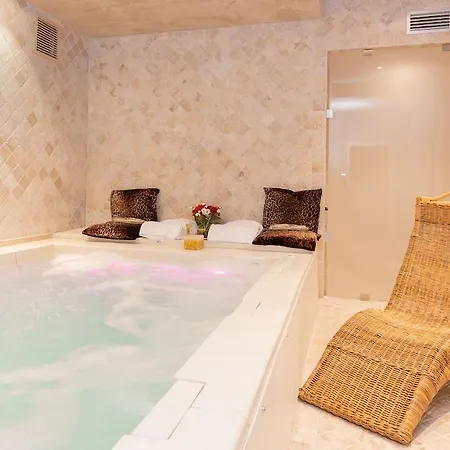 Hotell Adler Cavalieri Hotel-private Spa&gym