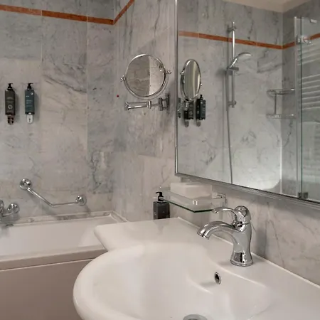 فندق Adler Cavalieri Hotel-private & Gym