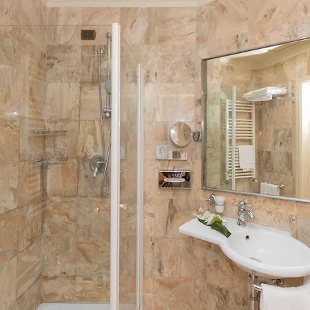 Otel Adler Cavalieri Hotel-private & Gym Floransa
